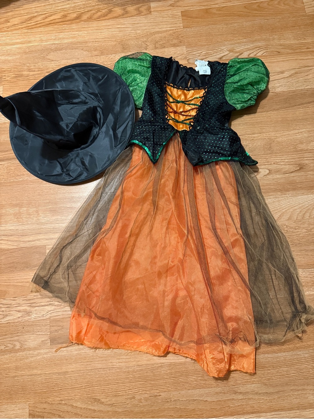 Kids witch costume with hat